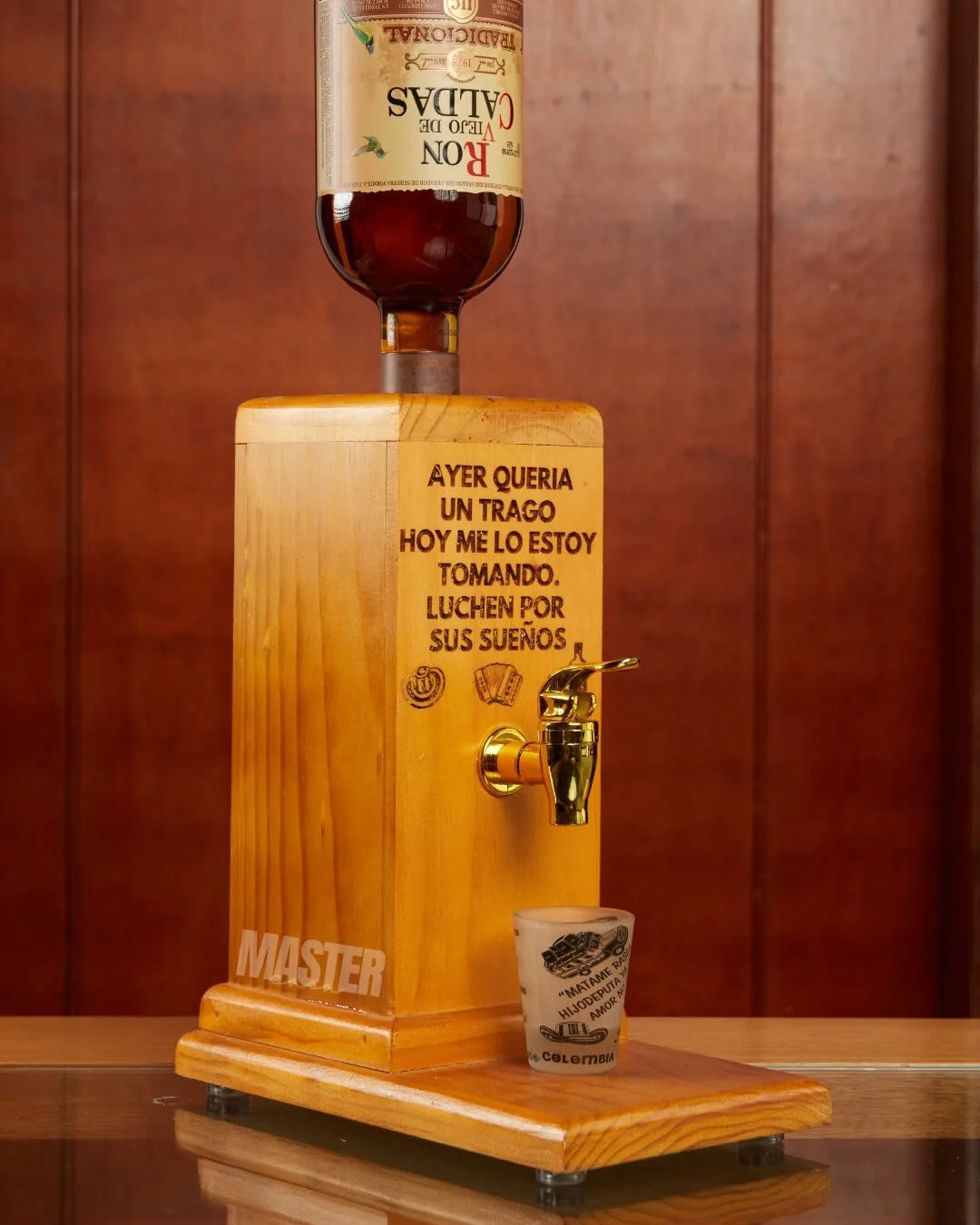 Dispensador de licor Master®